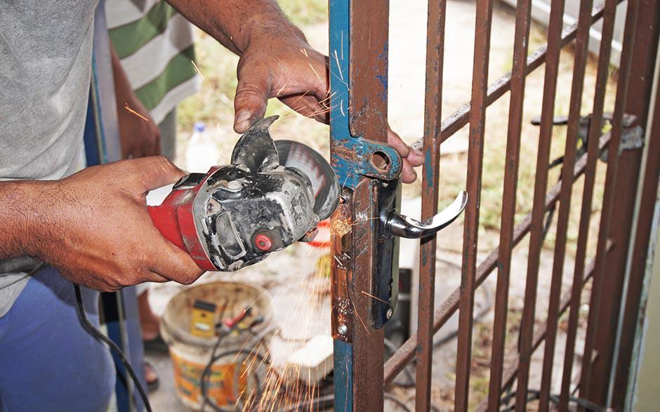 changer barillet serrure sans clé Bouc-Bel-Air